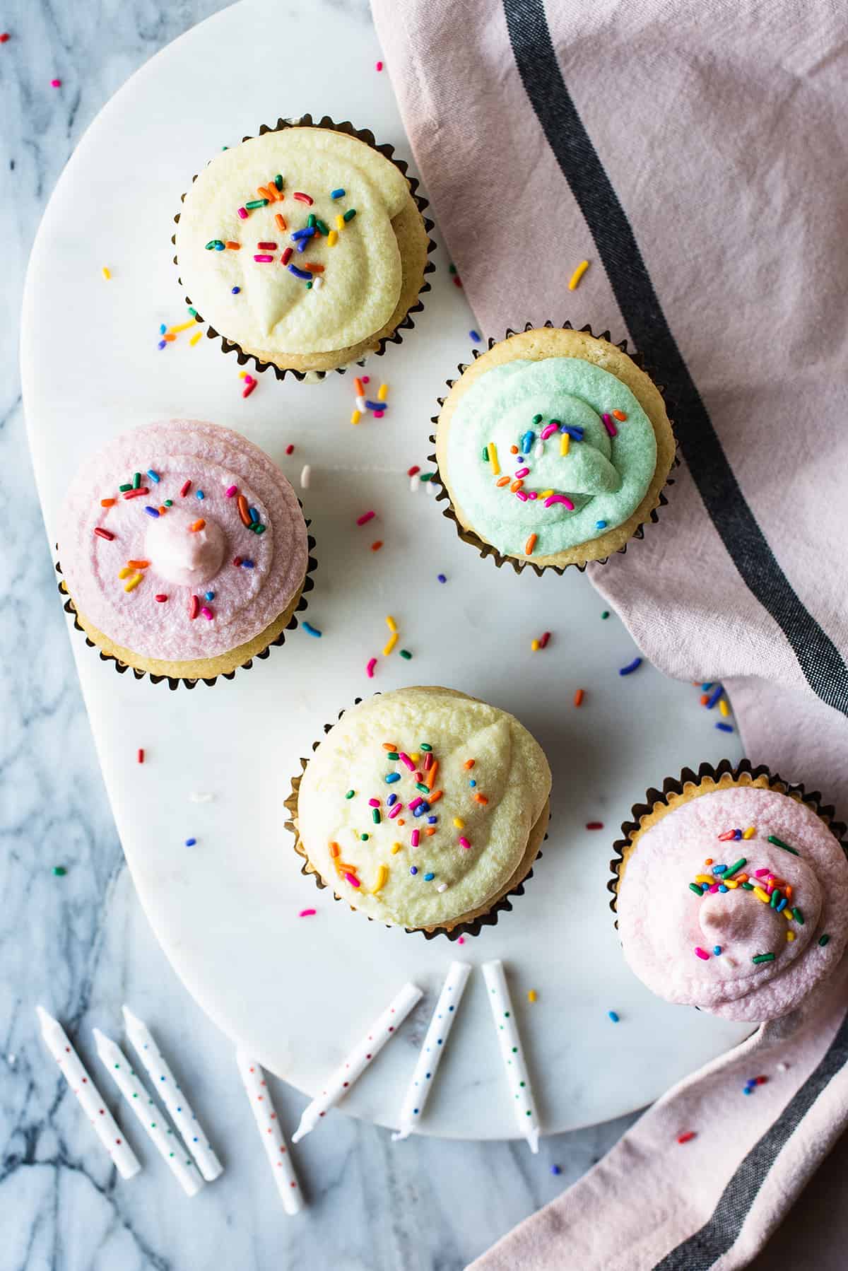 vanilla cupcakes with buttercream frosting | superman cooks