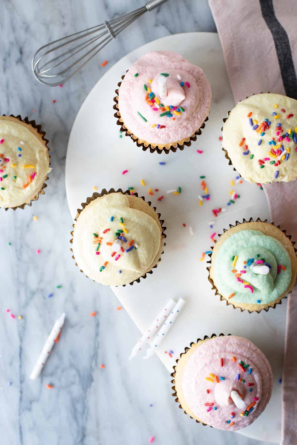 vanilla cupcakes with buttercream frosting | superman cooks